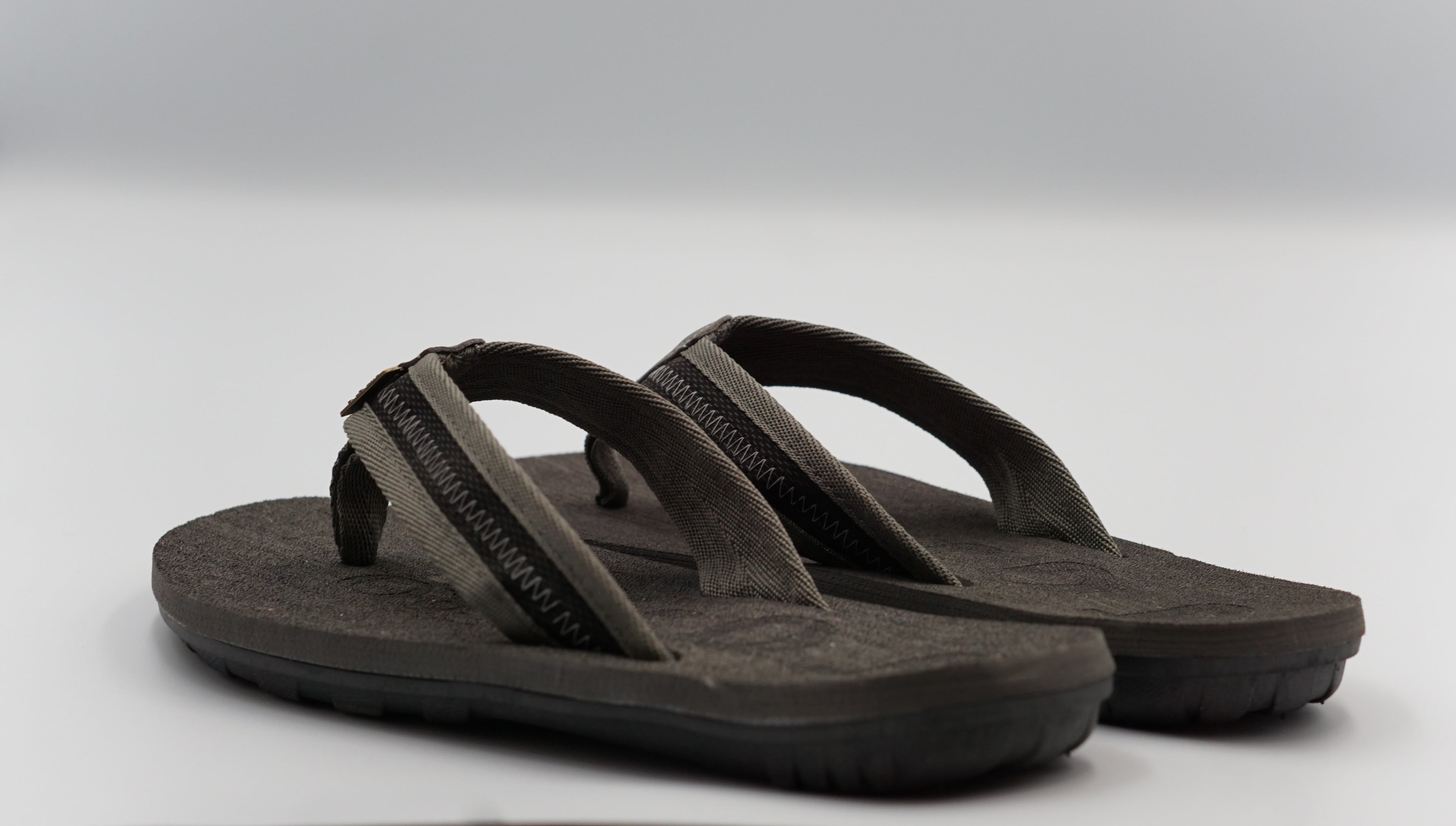 CASE of 30 pairs MIX 3 COLORS 5 SIZES Men’s Flip Flops Soft Cushion waterproof