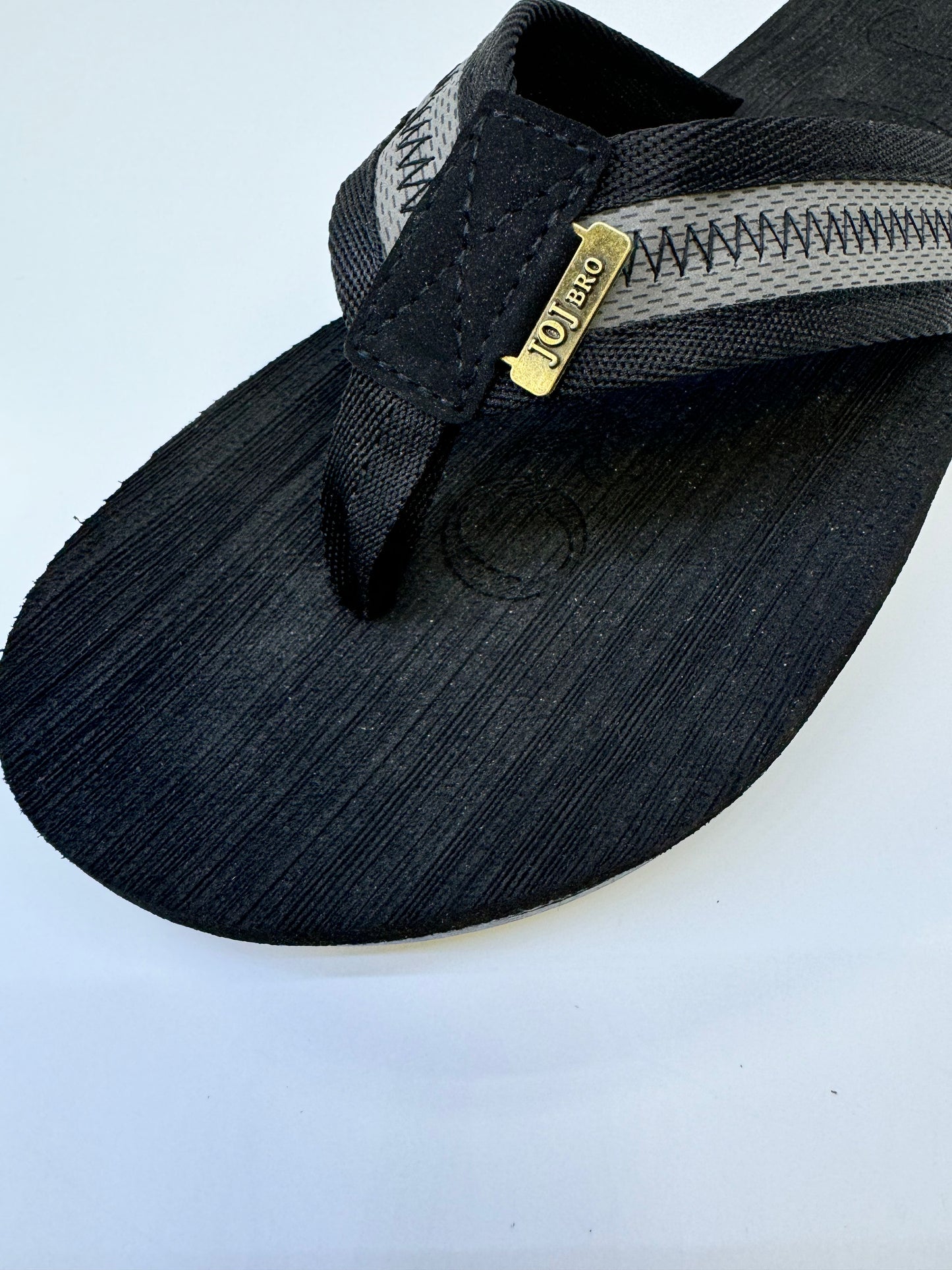 J202 Men’s Arch Support Flip Flops – Comfortable Sandals with Soft Cushion Footbed | Lightweight, Non-Slip, Shock-Absorbing EVA Flip Flops for Beach, Shower & Everyday Wear