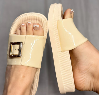 9022-2 MAKLY Women’s Slide Sandals – Soft EVA Slip-On Slippers | Lightweight, Waterproof, Non-Slip Indoor & Outdoor Slides for Beach, Home & Daily Use